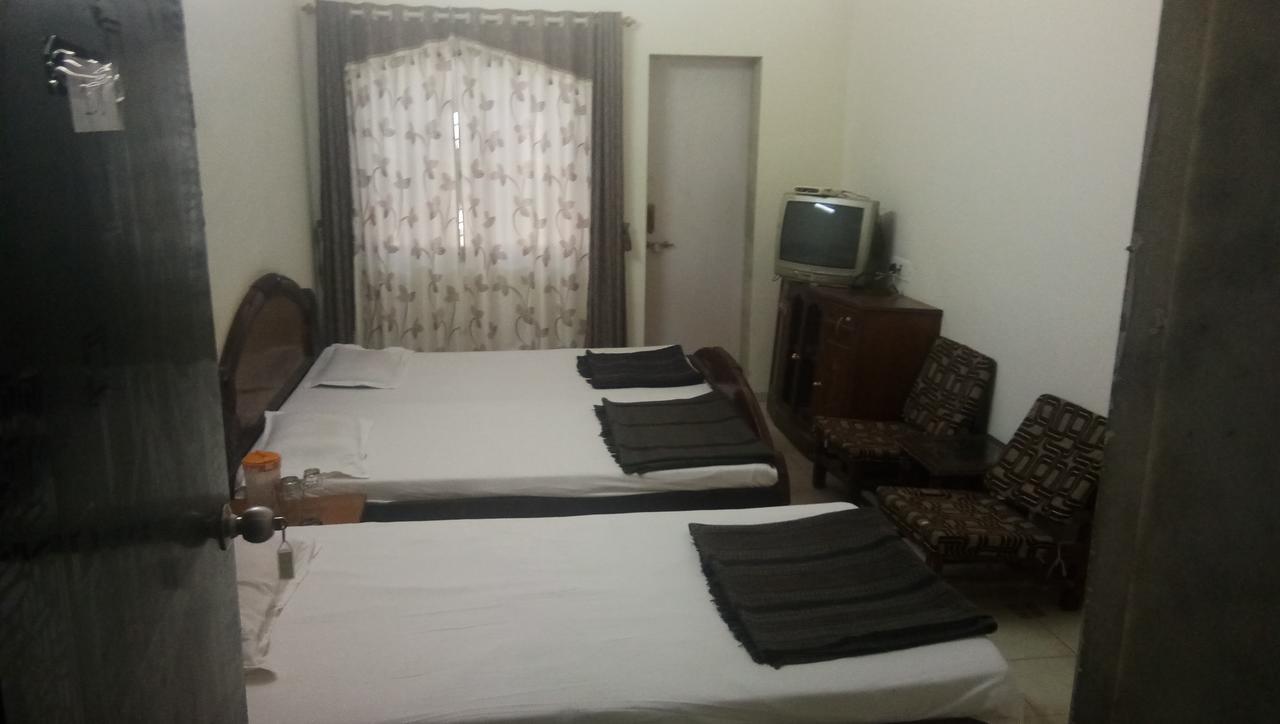 Grand Galaxy Hotel Krishna Nashik Exterior foto